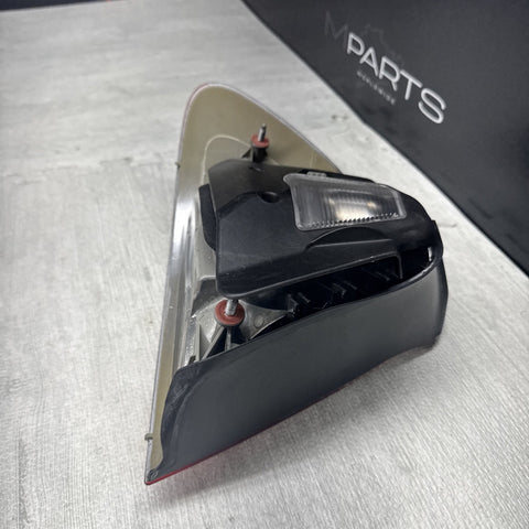 01-06 BMW E46 330 M3 CONVERTIBLE REAR LED TAIL LIGHT PASSENGER