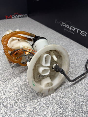 15-20 BMW F80 F82 F83 M3 M4 S55 Fuel Pump Sending Unit 32k miles OEM 2284693