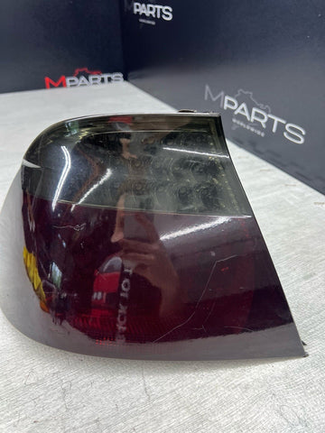 01-06 E46 BMW 330 M3 CONVERTIBLE REAR LED TAIL LIGHT LEFT 6937453 TINTED SMOKED