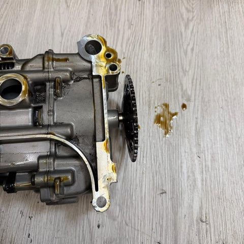 2011–2016 BMW M5/M6 S63 ENGINE MOTOR OIL FEED PUMP OEM 7843135