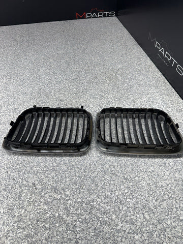OEM BMW E36 Facelift Front Kidney Grilles Set Pair 96-99 328 323 M3 318 325
