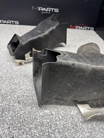 BMW E46 M3 OEM (2001-2006) BRAKE AIR INLET DUCTS + BRACKETS PAIR *1 BROKEN TAB