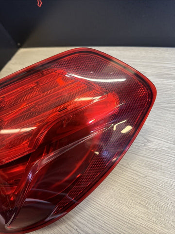 12-18 BMW F06 F12 F13 640I 650I RIGHT PASSENGER OUTER TRUNK LID TAIL LIGHT LAMP