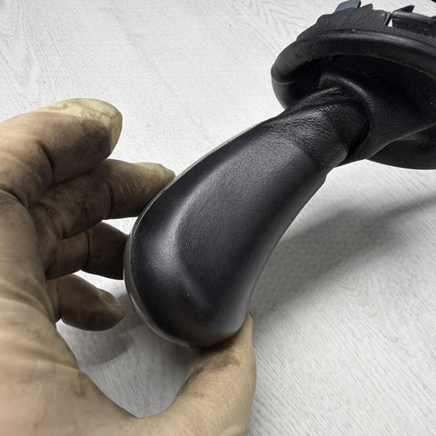 06-10 BMW E60 E63 E64 M5 M6 SMG Transmission Shift Knob & Boot 7898248