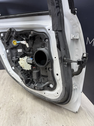 (PICKUP ONLY) BMW 21-26 G20 330 G80 M3 Sedan Rear Left Driver Door Shell