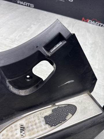 01-06 BMW E46 M3 BLACK DEAD PEDAL KICK PANEL COVER 7902400