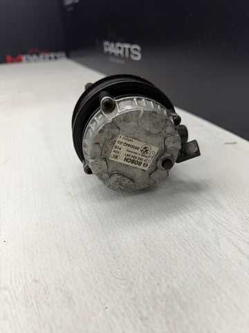 15-20 BMW F80 F82 F83 M3 M4 S55 ENGINE COOLANT AUXILIARY WATER PUMP OEM