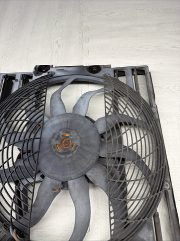 AUXILIARY PUSHER COOLING FAN 1999-03 BMW E39 540i 530i 528i 525i M5 6921395