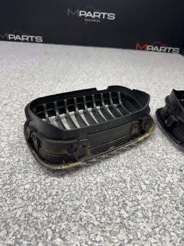 BMW 01-06 E46 M3 Front Kidney Grilles Gloss Black Set