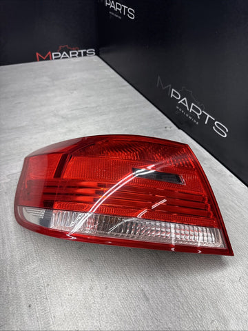 OEM 07-10 BMW E93 328 335 CONVERTIBLE REAR LEFT OUTER TAIL LIGHT 7162301