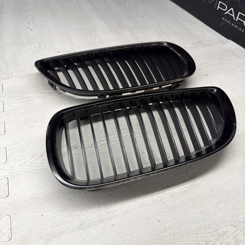 08-13 BMW E90 E92 E93 M3 Front Kidney Grilles Gloss Black