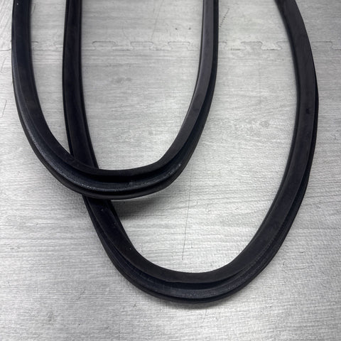 01-06 BMW E46 M3 Rear Vent Quarter Glass Window Seal Gasket Weatherstrip Set OEM