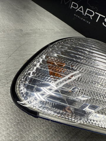 02-06 BMW e46 M3 330ci 325ci Passenger Clear Turn Signal Corner Light 6919652