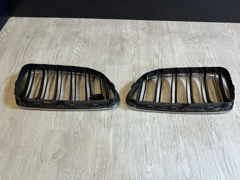 13-16 BMW F06 M6 Sedan Genuine OEM Front Kidney Grilles Set