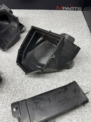 15-20 BMW F80 F82 F83 M3 M4 Air Filter Intakes Intake Box Lower Set OEM