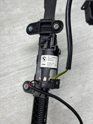 2006-2013 BMW E92 E93 M3 COUPE RIGHT SEAT BELT HANDOVER 7211 9165380-02 OEM