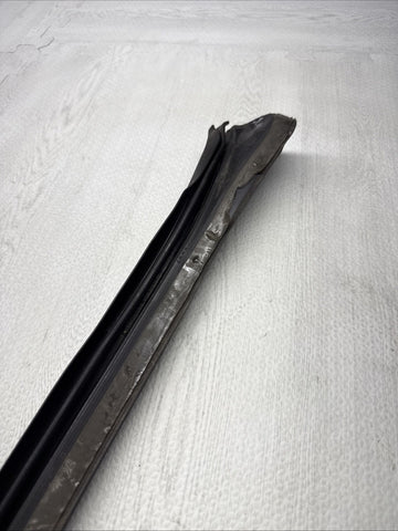 BMW Z3 M Z3M ROADSTER FRONT RIGHT PASSENGER DOOR SEAL 51718399176 8399176 OEM