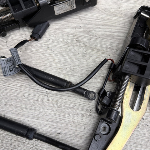 01-06 BMW E46 325 330 M3 - Convertible Top Latches Motors  - 7031361 7031362 OEM