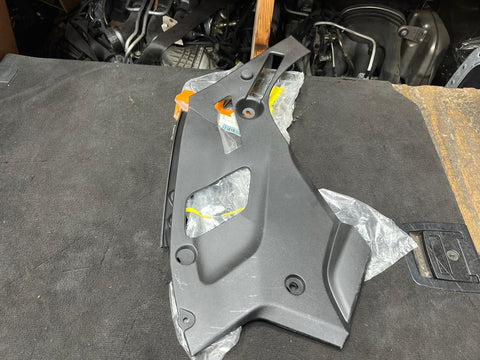 NEW 18-23 BMW F90 M5 Upper Right Engine Compartment Cover 51767349604 *Cracked