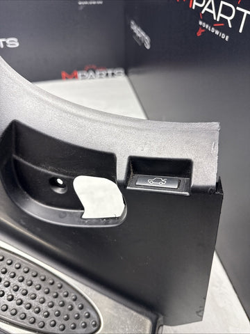 01-06 BMW E46 M3 BLACK DEAD PEDAL KICK PANEL COVER 7902400