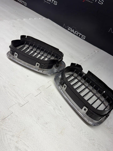 BMW OEM 01-06 E46 M3 Front Kidney Grilles Chrome 51138208685 51138208686