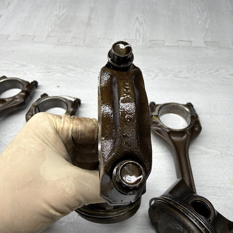 2003 Honda S2000 AP1 F20C 2.0L Pistons / Connecting Rods