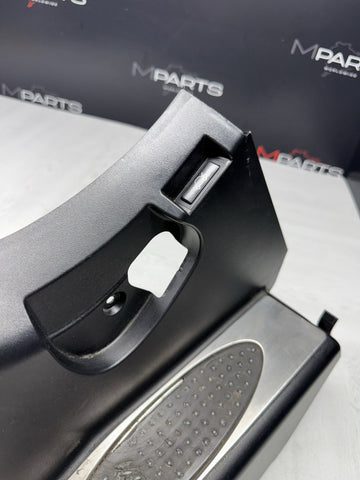 01-06 BMW E46 M3 BLACK DEAD PEDAL KICK PANEL COVER 7902400