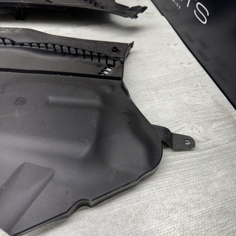 15-20 BMW F80 F82 F83 M3 M4 WINDSHIELD WIPER COWL COVERS TRIM PANELS 8059697