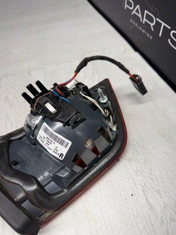 Passenger Right Tail Light Lid Mounted 15-17 BMW F83 M4 Convertible 9442256