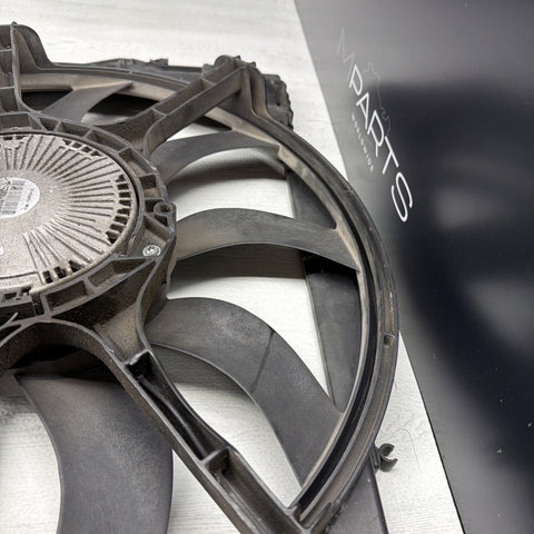 BMW E90 E92 E93 M3 08-13 ENGINE RADIATOR COOLING FAN & SHROUD OEM 2283621 *Chip*
