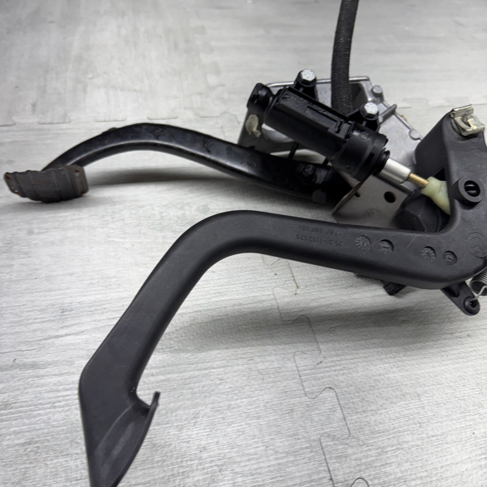 e46 pedal 01-06 BMW E46 M3 6Spd MANUAL FOOT BRAKE CLUTCH PEDALS ASSEMBLY SWAP