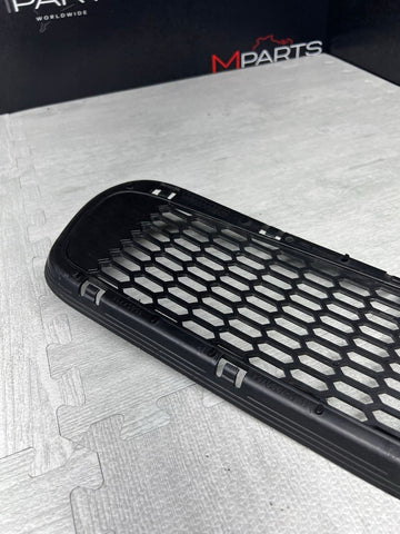 08-13 BMW E90 E92 E93 M3 OEM Front Bumper Lower Center Grille