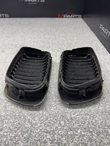 BMW 01-06 E46 M3 Front Kidney Grilles Gloss Black Set