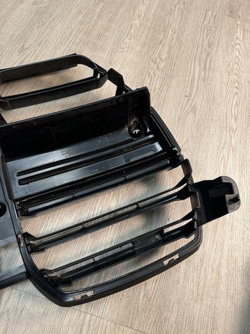 21-24 BMW G80 G82 G83 M3 M4 FRONT BUMPER KIDNEY CENTER GRILLE GRILL *CRACKED*