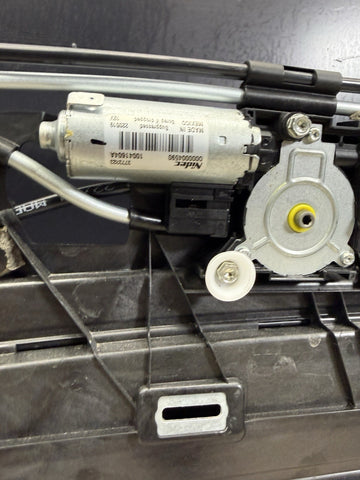 (PICKUP ONLY) BMW 21-26 X6 X6M G06 F96 Panoramic Sun Roof Glass Shade Cassette