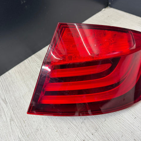 2011-2013 BMW 5 Series F10 Right Rear Tail Lamp Assembly HELLA OEM 173462-02