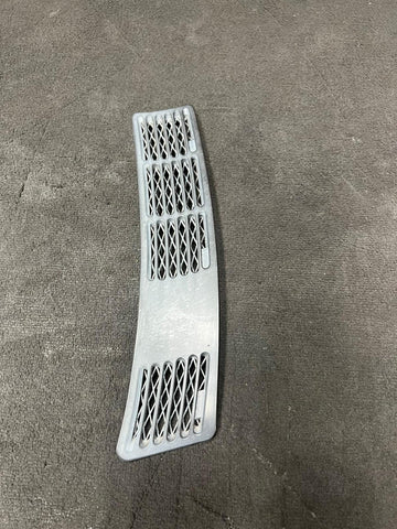 84-92 BMW E30 318 325 M3 Right Windshield Cowl Wiper Grille Vent Trim 1904572