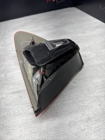 01-06 BMW E46 330 M3 CONVERTIBLE REAR LED TAIL LIGHT PASSENGER