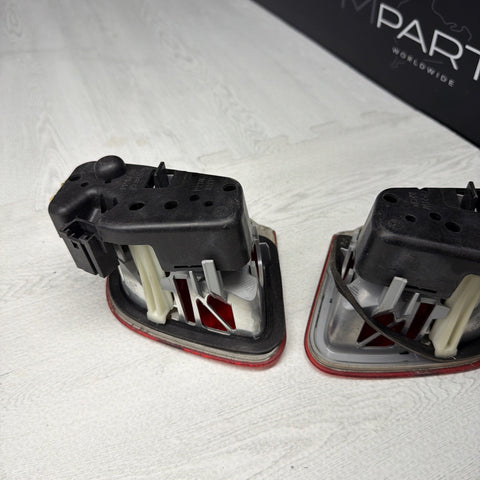 03-06 BMW E46 325 330 M3 Trunk Mounted Inner Tail Lights 6920706 *Notes*
