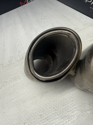 LAMBORGHINI URUS PERFORMANTE AKRAPOVIC TAIL PIPE TITANIUM LEFT DRIVER 4ML253697