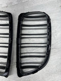 08-13 BMW E90 E92 E93 M3 Front Kidney Grilles Gloss Black Double Slotted