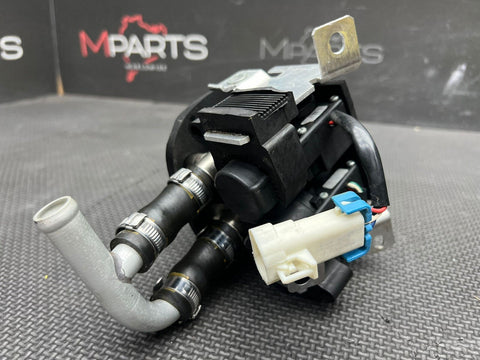 Ferrari 458 AC Water Heater Valve Cooling Water Pipe Connector Pipe 82302900
