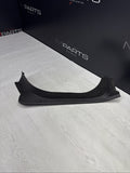 BMW 21-26 G82 G83 RIGHT PASSENGER TRUNK TRIM COVER DRIP SEAL CHANNEL BLACK