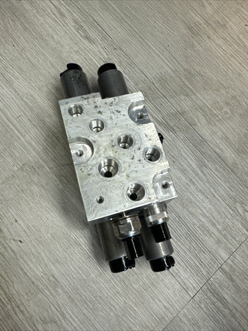07-19 BMW X5 X6 F85 X5M E70 E71 F15 F16 DYNAMIC DRIVE HYDRAULIC VALVE BLOCK