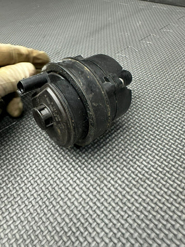 2015-2018 BMW M4 F83 3.0L ELECTRIC AUXILIARY COOLANT WATER PUMP 9147359 OEM