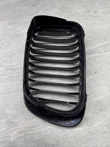 01-06 BMW E46 M3 Front Kidney Grille Right Passenger Gloss Black