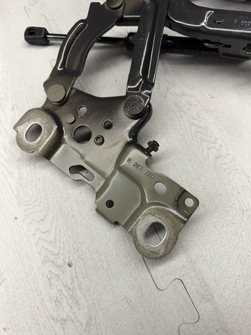 BMW 21-26 G80 M3 REAR TRUNK LID HINGES W/SHOCKS STRUTS
