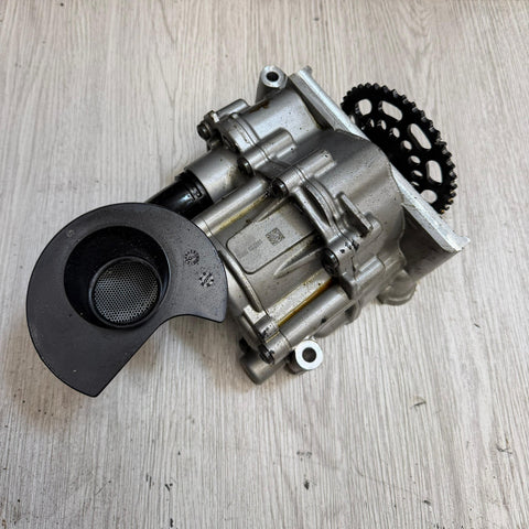 2011–2016 BMW M5/M6 S63 ENGINE MOTOR OIL FEED PUMP OEM 7843135