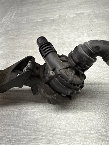 BMW 18-25 F90 F91 F92 F93 M5 M8 Auxiliary Coolant Water Pump 6834923