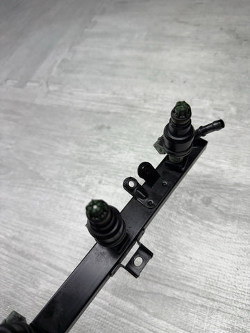 BMW 96-99 E36 M3 S52 Black Fuel Rail + Injectors